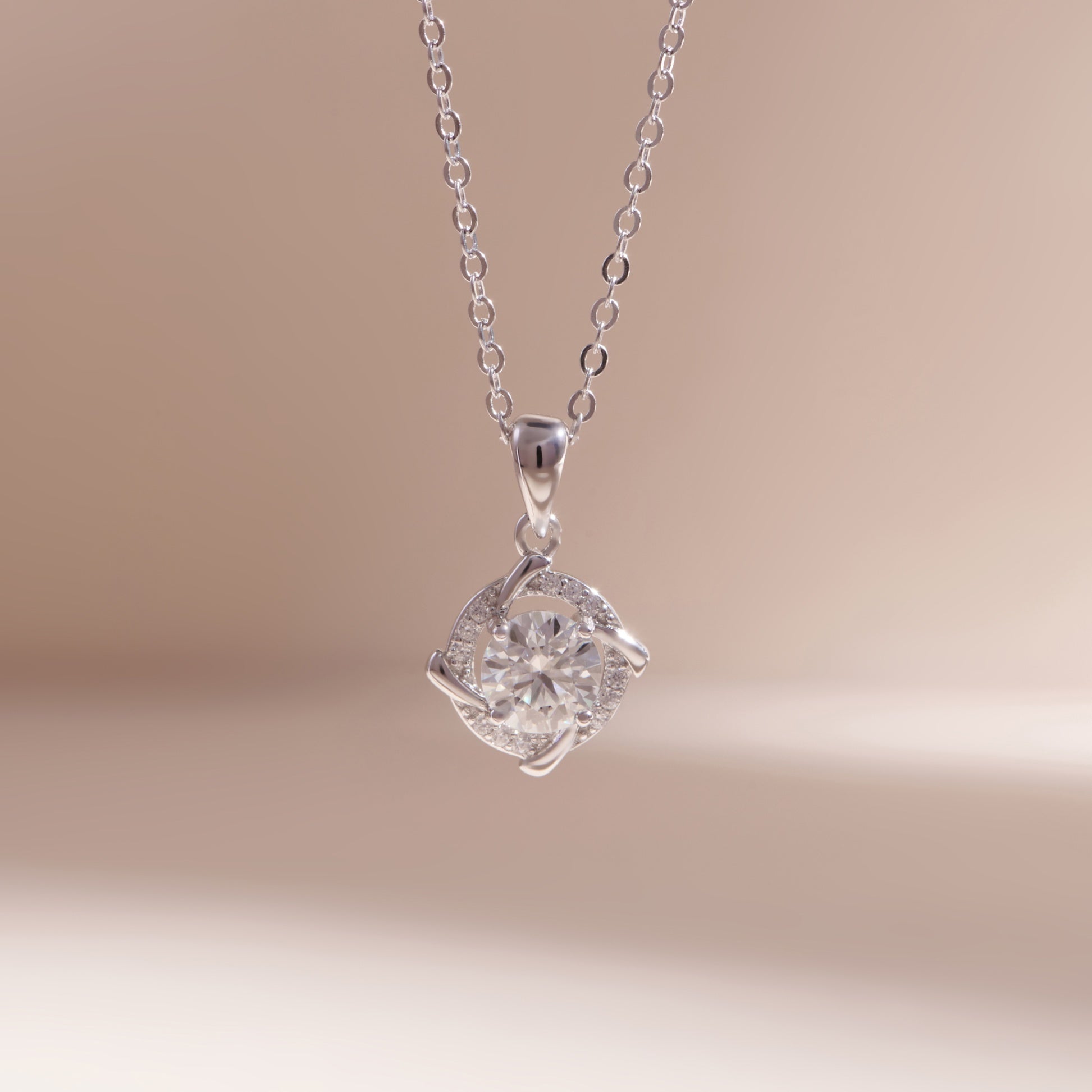 Gemor 18K Eternity Love Necklace