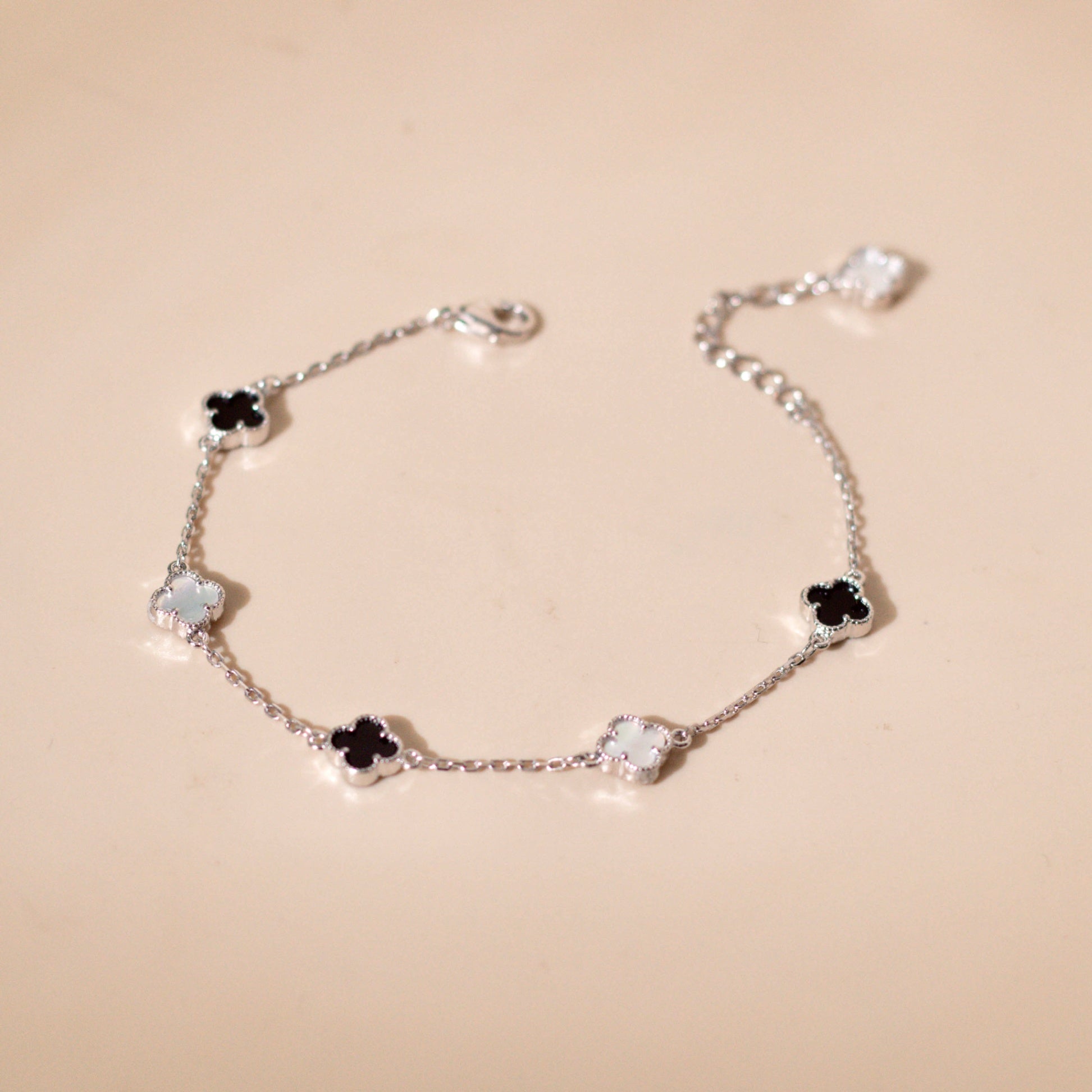 Gemor 18K Yuri Clover Bracelet
