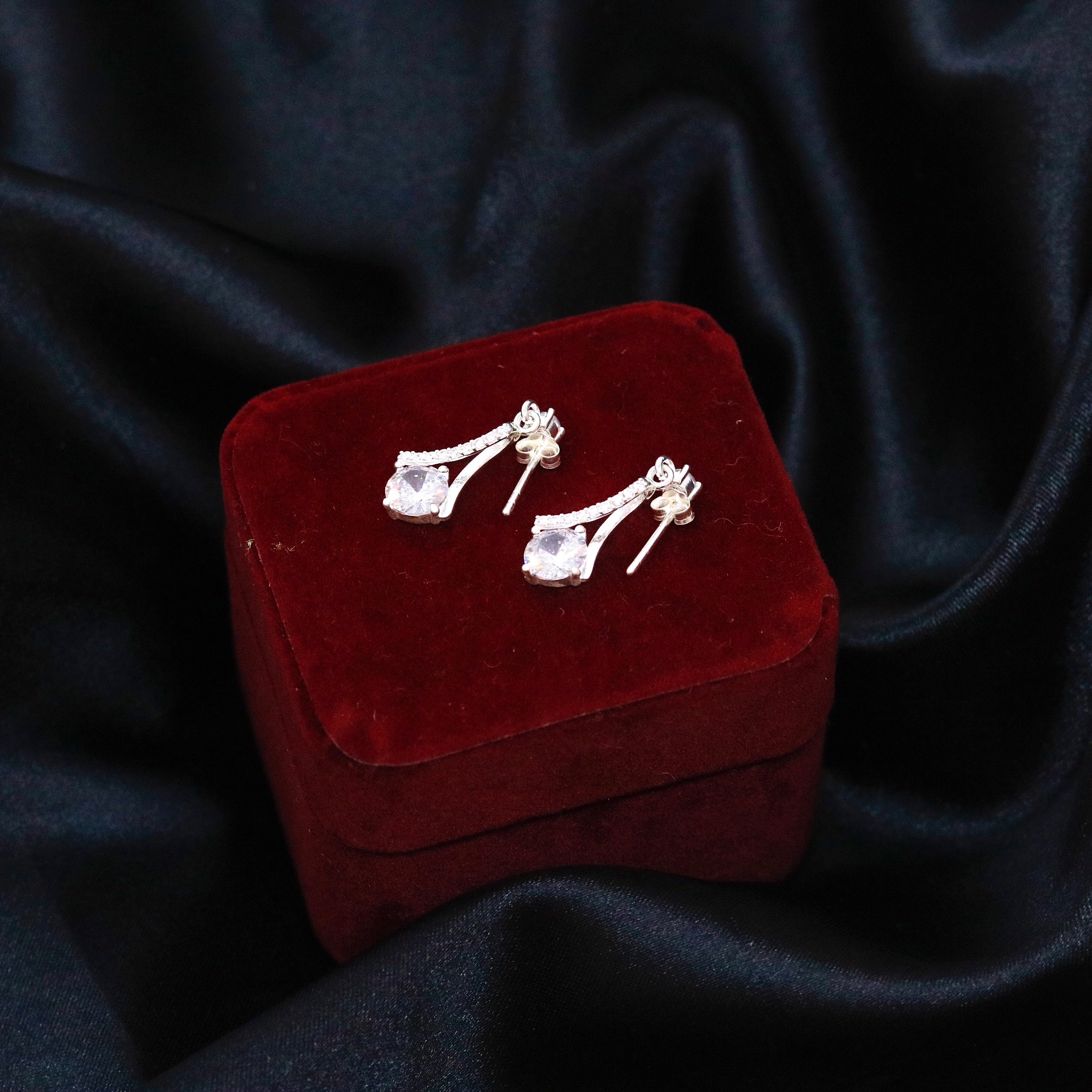 Gemor 18K Water Drop Earrings