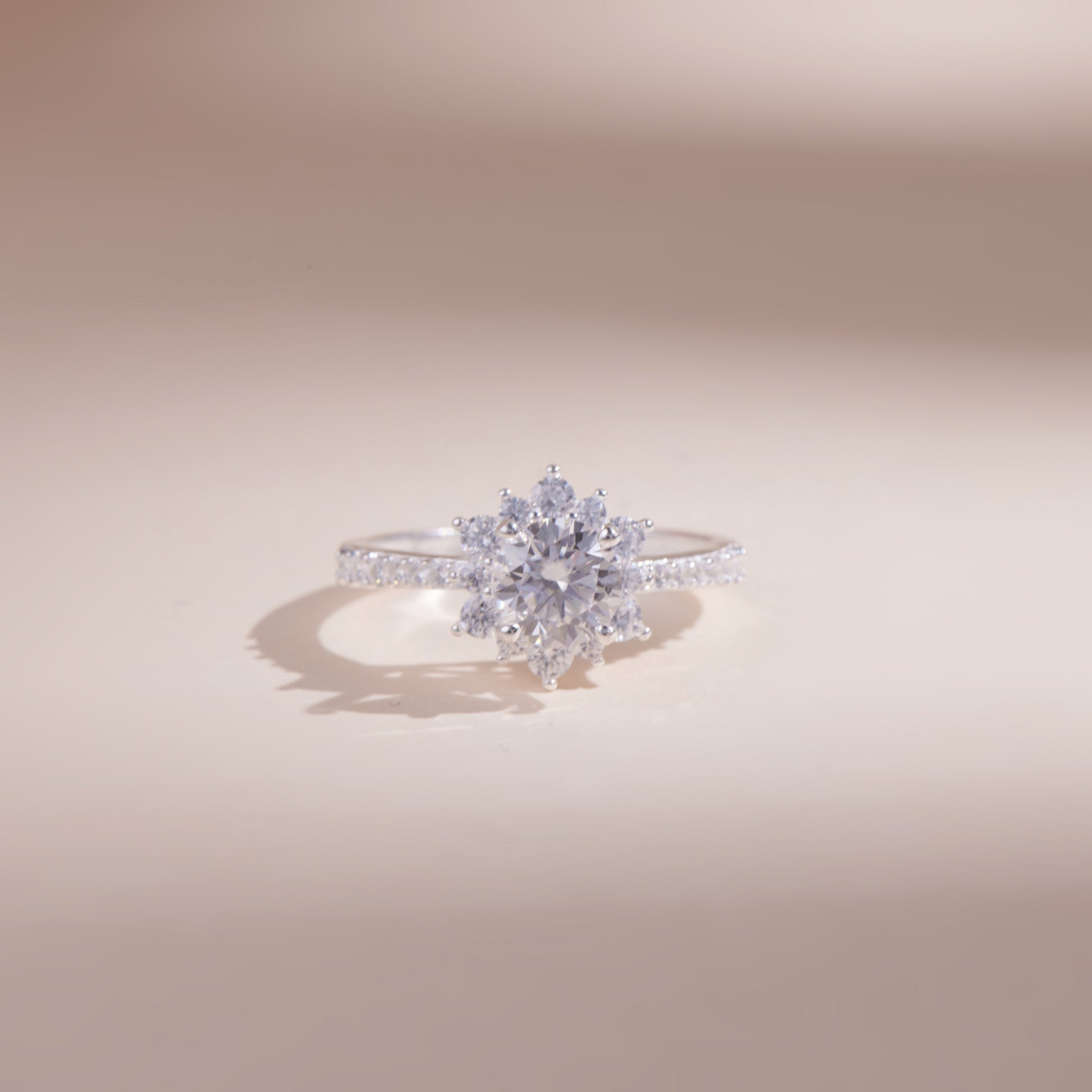 Gemor 18K Celestial Flower Ring