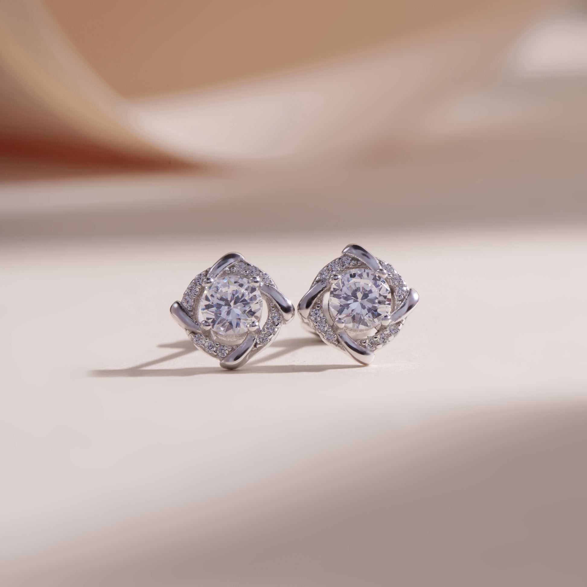 Gemor 18K Sarah Love Earrings