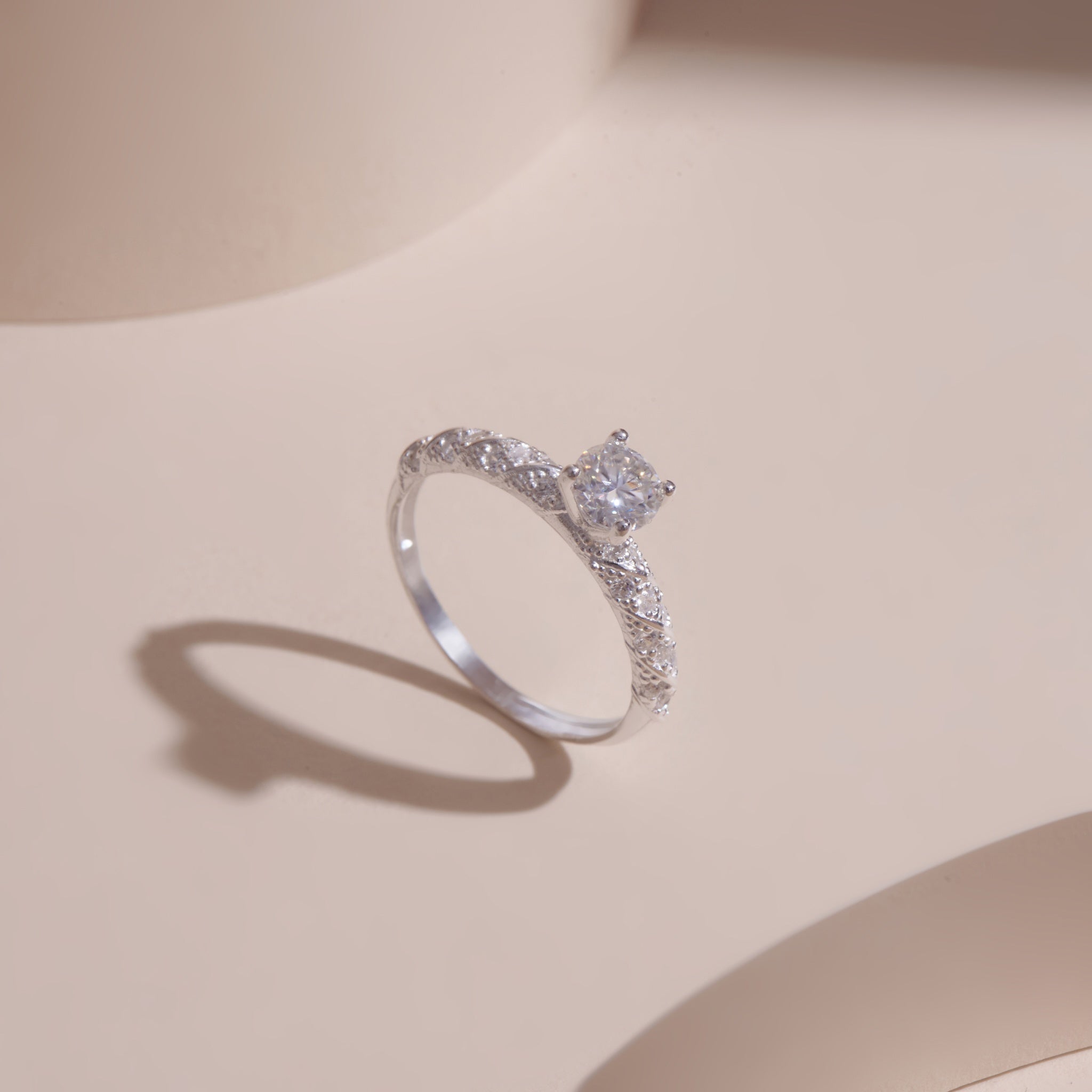 Gemor 18K Celestial Diamond Ring