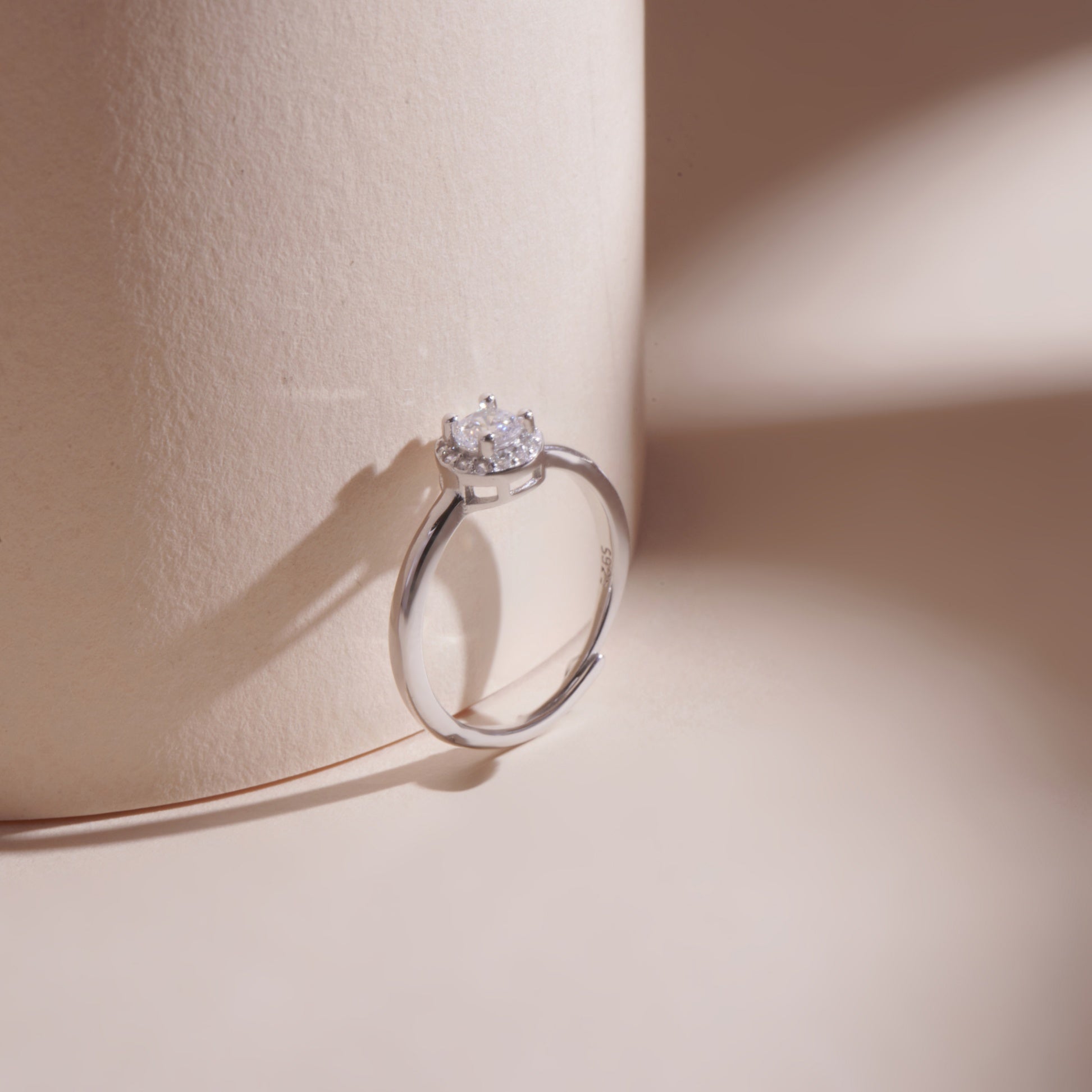 Gemor 18K Gracelet Ring