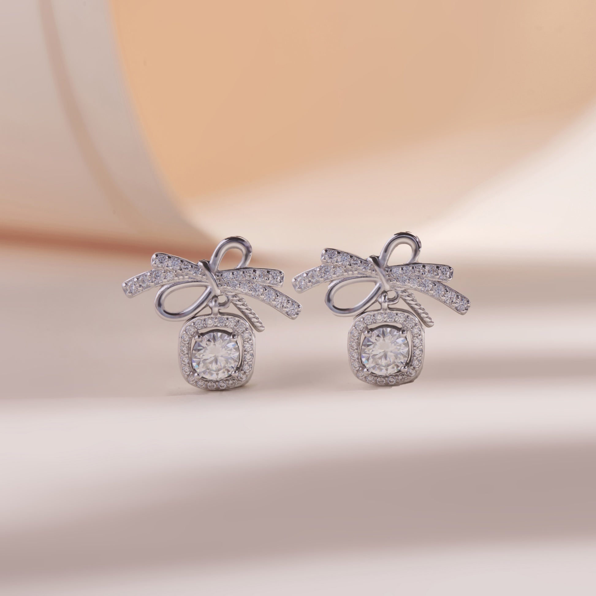 Gemor 18K Bowtie Lucky Earrings