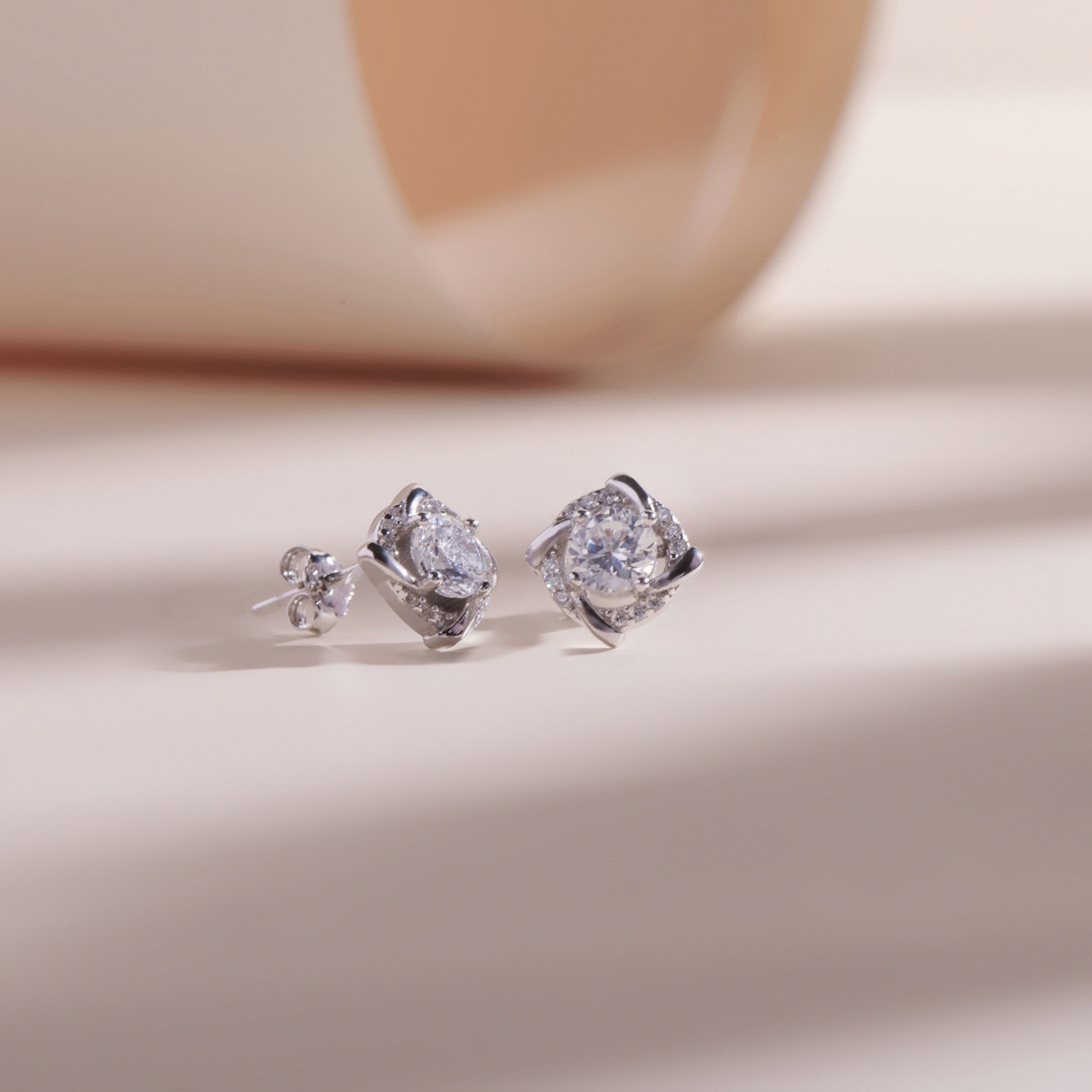 Gemor 18K Sarah Love Earrings