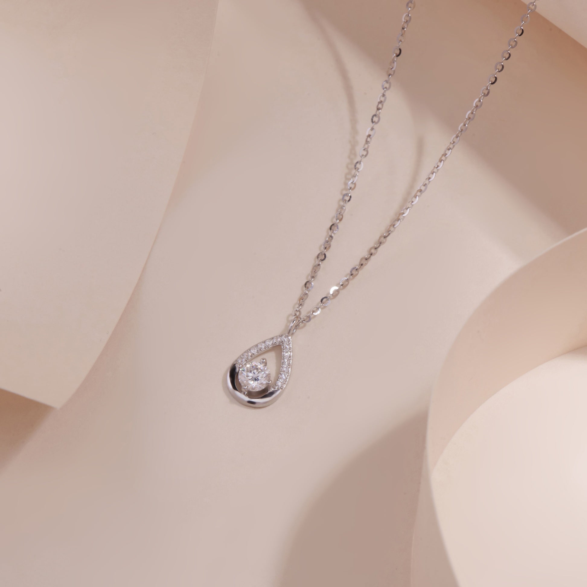 Gemor 18K Aimee Water Drop Necklace