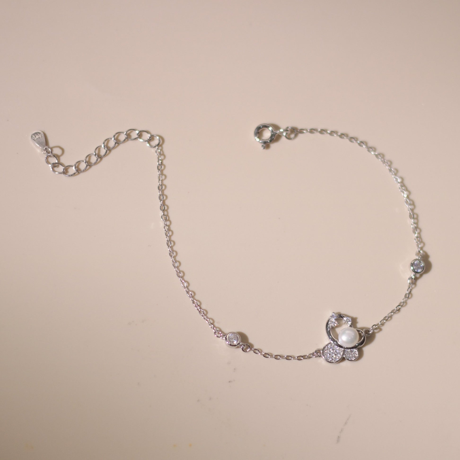 Gemor 18K Daisy Butterfly Bracelet